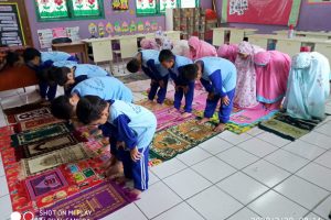 Sholat Berjamaah 01