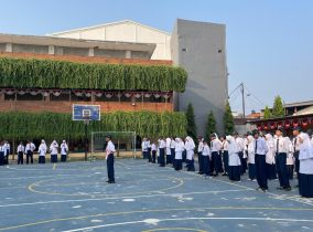Kelas 7B SMP Islam Permata Hati Bertugas dalam Upacara Bendera: Belajar Disiplin, Tanggung Jawab, dan Percaya Diri Kelas 7B SMP Islam Permata Hati Bertugas dalam Upacara Bendera: Belajar Disiplin, Tanggung Jawab, dan Percaya Diri